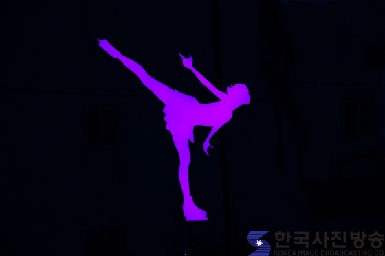 ׳